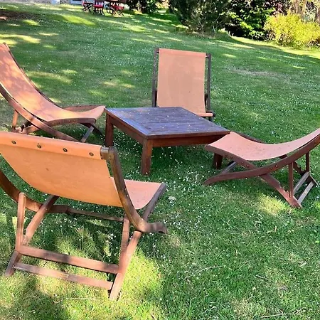 Apartament De 100m2 Dans Un Parc A 20 Mn Du Centre De Paris Garches