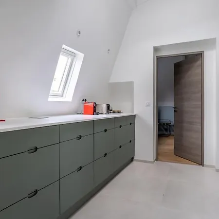 De 100m2 Dans Un Parc A 20 Mn Du Centre De Paris Apartment Garches
