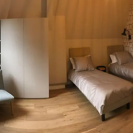 Apartment De 100m2 Dans Un Parc A 20 Mn Du Centre De Paris Garches