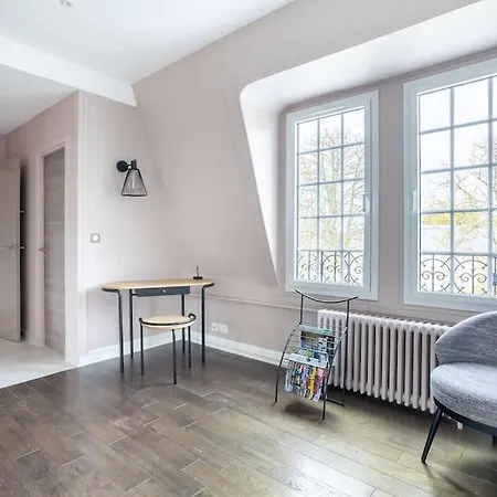 De 100m2 Dans Un Parc A 20 Mn Du Centre De Paris Apartment