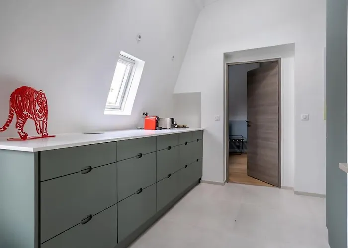 De 100m2 Dans Un Parc A 20 Mn Du Centre De Paris Apartman Garches