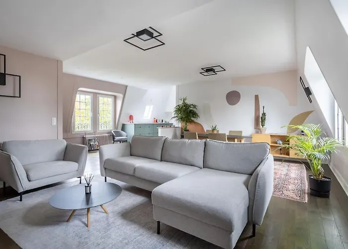 Apartman De 100m2 Dans Un Parc A 20 Mn Du Centre De Paris Garches