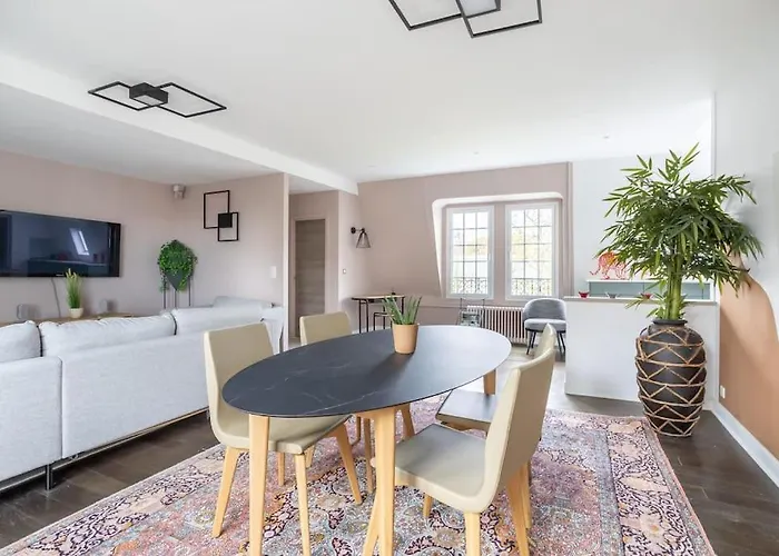 Apartman De 100m2 Dans Un Parc A 20 Mn Du Centre De Paris Garches