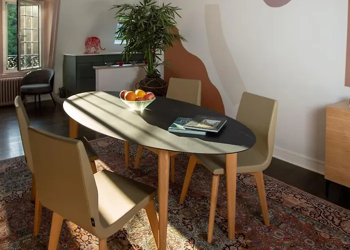 De 100m2 Dans Un Parc A 20 Mn Du Centre De Paris Apartman Garches