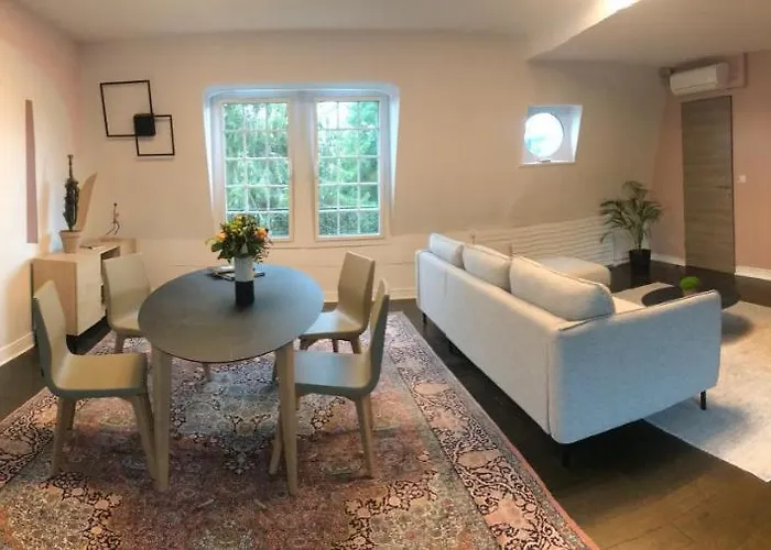 アパート De 100m2 Dans Un Parc A 20 Mn Du Centre De Paris *