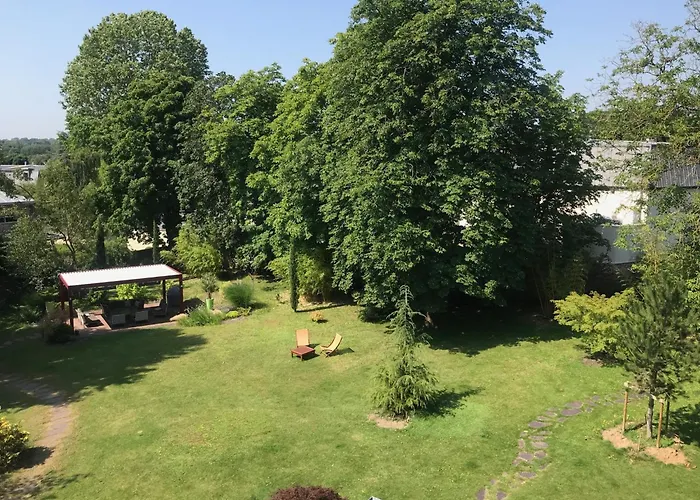 De 100m2 Dans Un Parc A 20 Mn Du Centre De Paris Apartman Garches